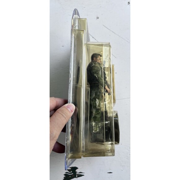 Stargate SG-1 Lt. Colonel Cameron Mitchell Action Figure Signed by Ben Browder - Picture 6 of 8